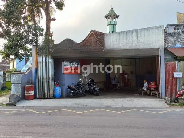 image TOKO DIJUAL PEREMPATAN AREA RAMAI KOTA MALANG (1)