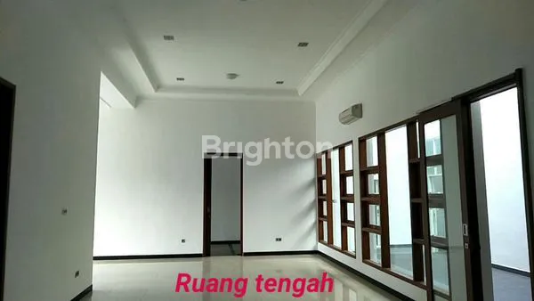 image RUMAH DHARMAHUSADA INDAH DEKAT SEKALI KE GALAXY MALL, UNAIR (2)