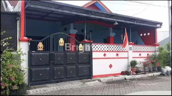 image DIJUAL RUMAH TERAWAT.SIAP HUNI.DEKAT UPN.ITS.TRANSMART RUNGKUT.RSI.RS HAJI (1)