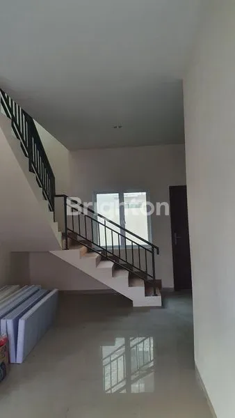 image DEKAT SEKOLAH, DEKAT SUPERMARKET TOP 100 (3)