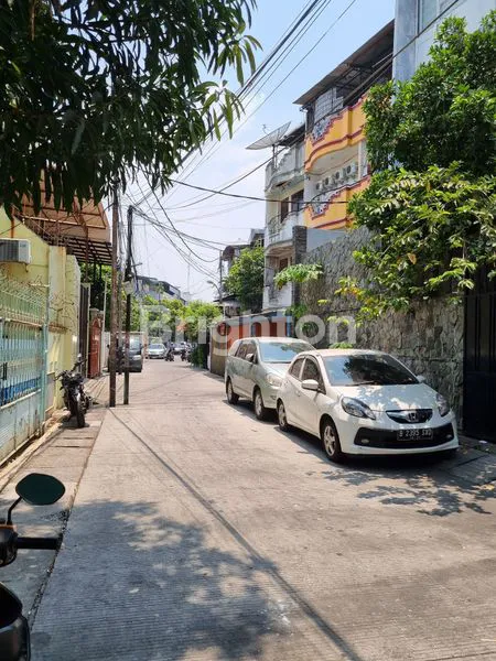 image RUMAH JELAMBAR MURAH 2LT JARANG ADA UK 5.8 X 18M (3)