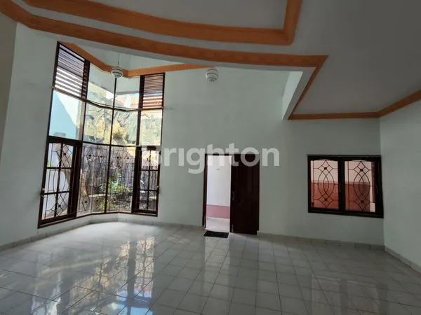 image RUMAH MEWAH KUMALA (6)