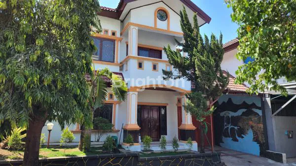 image RUMAH MEWAH KUMALA (1)