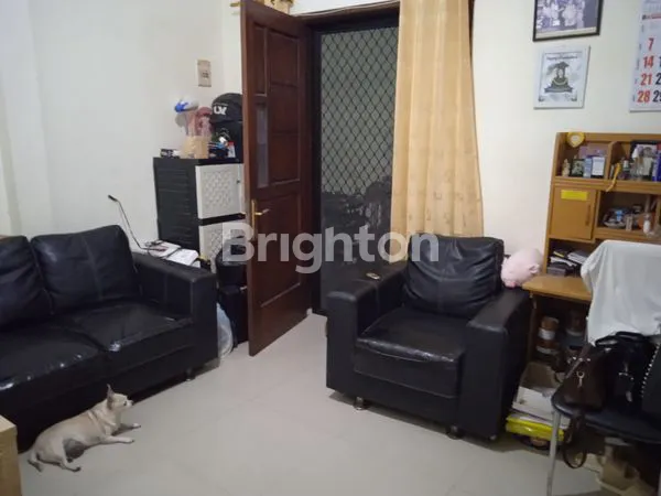 image RUMAH 2 LT TERAWAT SIAP HUNI DEKAT KENJERAN, SURAMADU, KEDUNG COWEK, PAKUWON CITY, RAYA MERR (2)