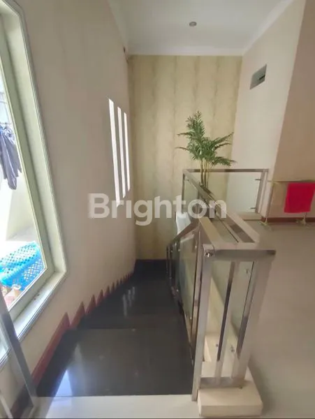 image RUMAH SECOND 2 LANTAI MINIMALIS PAKUWON CITY (6)