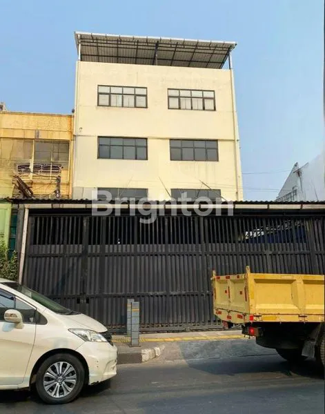 RUKO GANDENG RAYA DURI KOSAMBI 4 1/2 LANTAI, SIAP PAKAI, PINGGIR JALAN