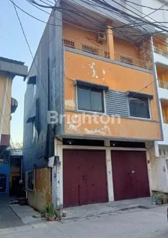 image RUKO DUA PETAK TIGA LANTAI JALAN SAPULI (4)