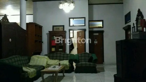 image RUMAH DENGAN HALAMAN LUAS DAN ASRI (7)