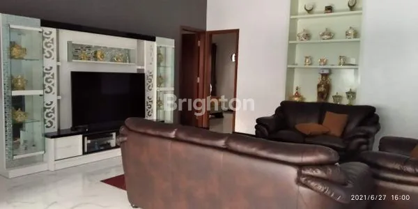 image RUMAH BERSIH TERAWAT DI POROS JALAN RAYA MALANG (3)