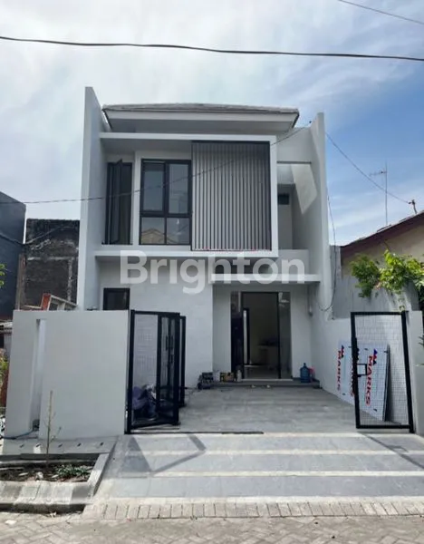 image RUMAH STRATEGIS 2 LT DI REDWOOD RESIDENCE SIDOARJO (1)