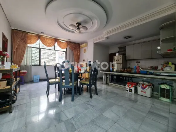 image RUMAH INTERCON KEBON JERUK TERAWAT DAN SIAP HUNI (3)