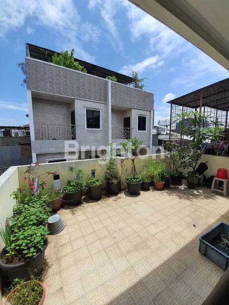 image RUMAH 3 LANTAI, PADEMANGAN, JAKARTA UTARA (1)