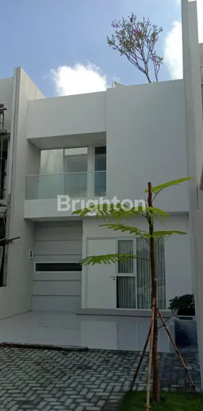 image RUMAH 2.5 LANTAI MEWAH MODERN SEMI FURNISH CITRALAND TAMAN PUSPA RAYA SIAP HUNI. SELANGKAH GWALK PAKUWON MALL CIPUTRA MALL PINTU MASUK TOLL. TENGAH KOTA SURABAYA. MURAH (6)