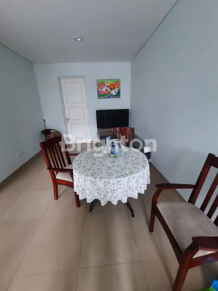 image RUMAH MEWAH, 2 LANTAI , CANTIK, LOKASI CLUSTER PURNAWARMAN, KARAWANG  (4)