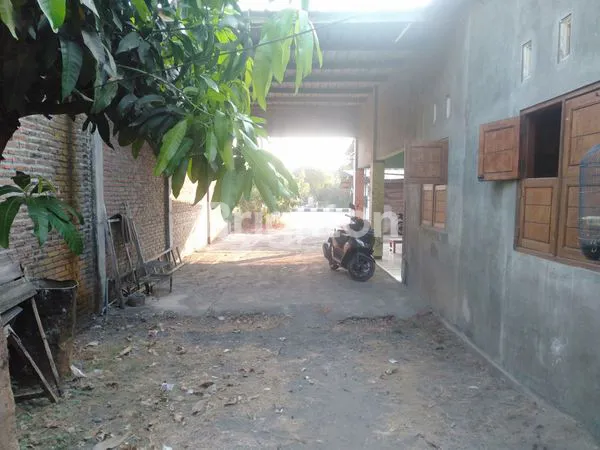 image RUMAH COCOK UNTUK USAHA DI 0 JALAN PROVINSI PETERONGAN JOMBANG (2)