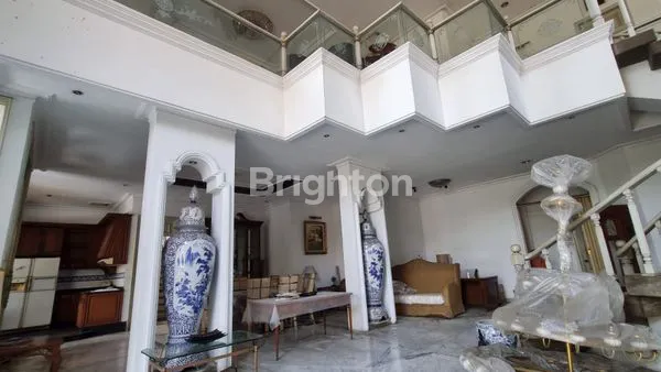 image RUMAH KEMANGGISAN ILIR JAKARTA BARAT MEGAH BANGUNAN 2 LANTAI SEMI FURNISH (3)