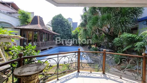 image RUMAH KEMANGGISAN ILIR JAKARTA BARAT MEGAH BANGUNAN 2 LANTAI SEMI FURNISH (8)