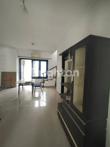 image CENTRAL PARK AHMAD YANI SURABAYA RUMAH 2 LANTAI (5)