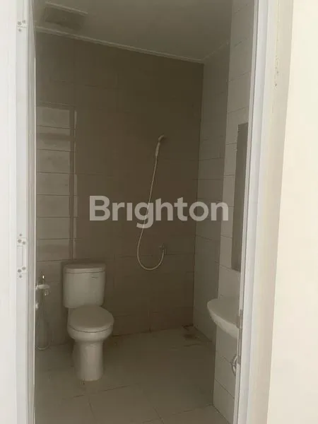 image RUKO 3 LANTAI EUROPIAN  VILLAGE  THEMATIC  VIEW DANAU   (5)