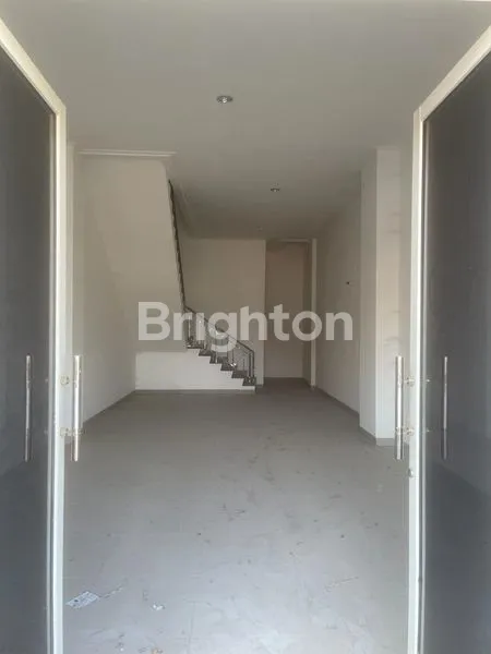 image RUKO 3 LANTAI EUROPIAN  VILLAGE  THEMATIC  VIEW DANAU   (2)