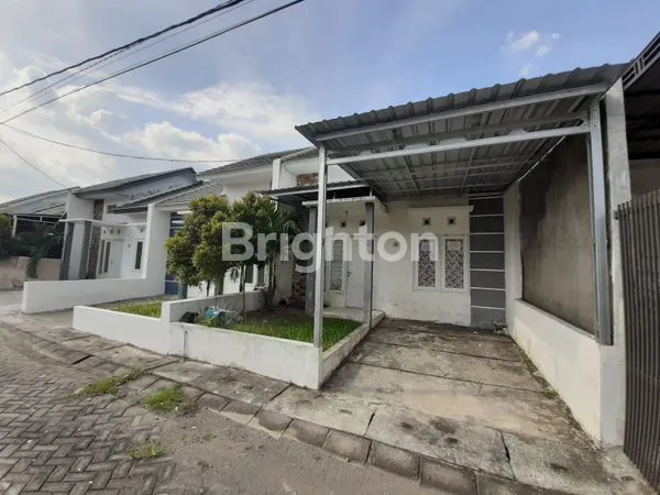 image RUMAH SENTRALAND DRIYOREJO (1)