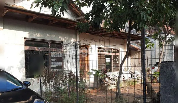image RUMAH DALAM LINGKUNGAN YANG TENANG, TENGAH KOTA, SAYAP PASIRKALIKI (1)