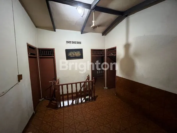 image RUMAH TINGGAL DUA LANTAI DI KAWASAN PETAMBURAN JAKARTA PUSAT (3)