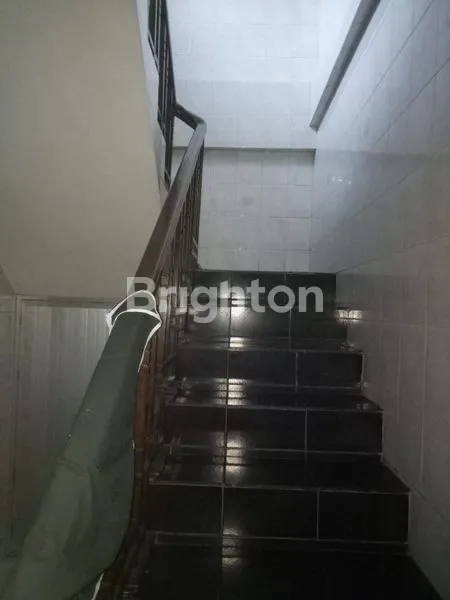 image RUMAH 2 LT DI JL OGAN WONOKROMO SURABAYA  (8)
