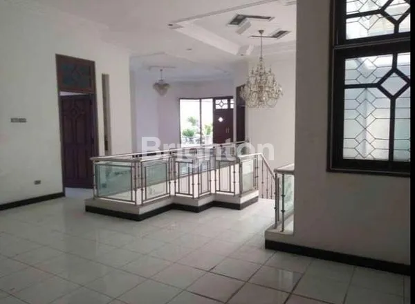 image RUMAH DI SIMPANG DARMO PERMAI SELATAN  (5)