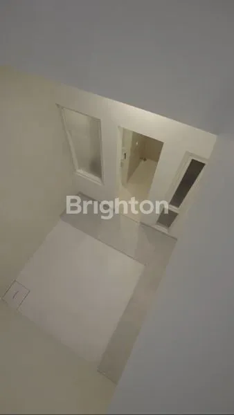 image TURUN!!! BURUANN!!! BONUS FURNISHED, FREE BPHTB, FREE NOTARIS (HANYA 1 UNIT) RUMAH 2  BARU GRESS, SIAP HUNI, STRATEGIS DEKAT  MERR OERR BANDARA JUANDA RS ROYAL RS GOTONG ROYONG  UPN VETERAN (2)