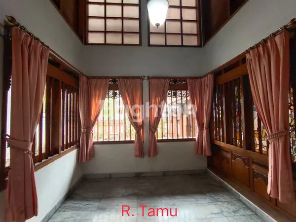 image RUMAH CANTIK  JOGLO  SIAP  HUNI  DI TENGAH KOTA  SEMARANG (4)