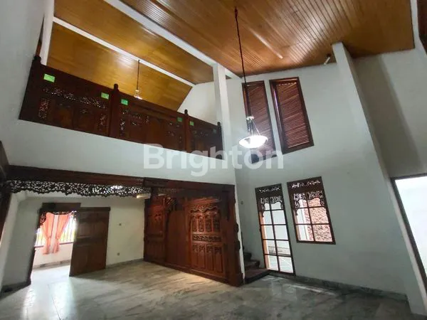 image RUMAH CANTIK  JOGLO  SIAP  HUNI  DI TENGAH KOTA  SEMARANG (6)