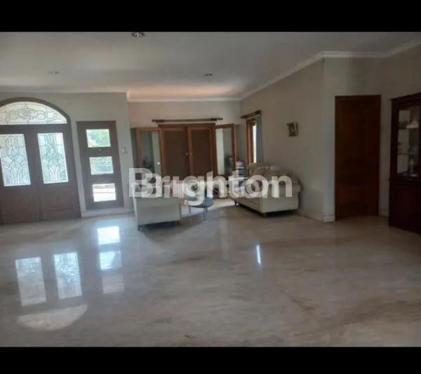 image RUMAH MINIMALIS EROPA!! LOKASI ELITE DAN PREMIUM!! ROW JALAN 6 MOBIL PAPASAN! JALAN UTAMA, TIDAK BANJIR!! SUPER ISTIMEWA!! (3)