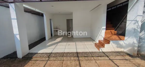 image RUMAH DESAIN MODERN & SIAP HUNI (3)