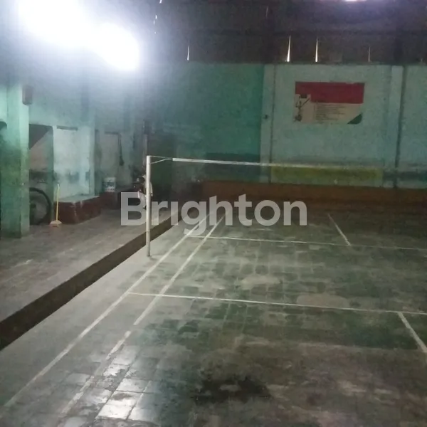 image LAPANGAN BADMIMTON ADA RUMAH DIDALAMNYA (3)