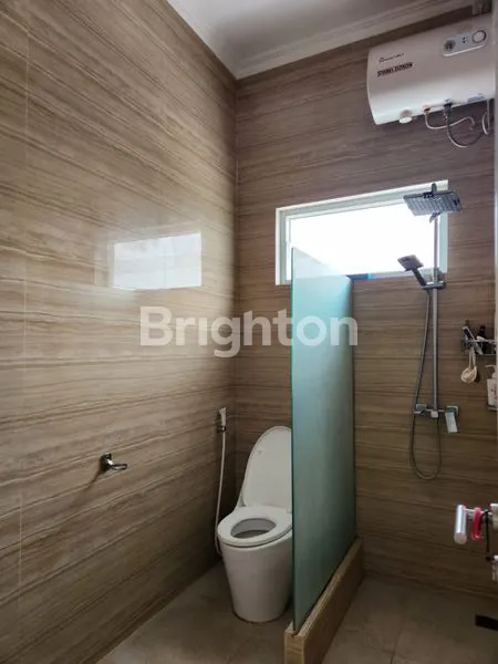 image HUNIAN ASRI DAN NYAMAN 2 LANTAI SEMI FURNISH DI LOKASI STRATEGIS SENTUL (6)