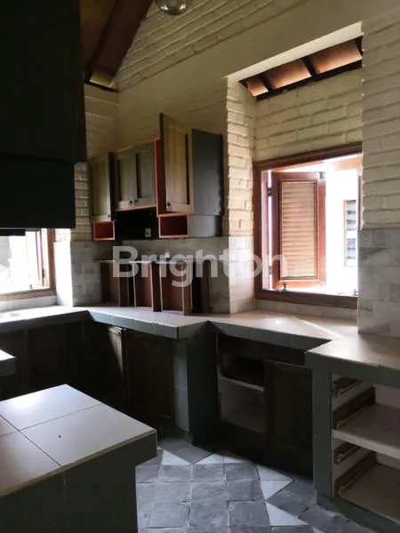 image RUMAH LUAS DAN BAGUS SEMI VILLA DI RENON  (2)