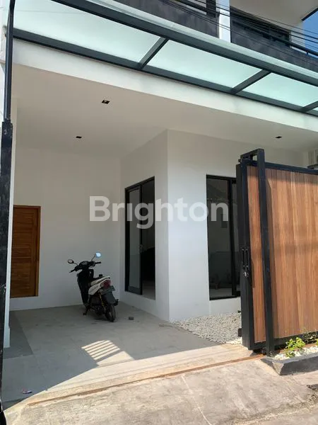 image RUMAH MINIMALIS 2 LANTAI DI DEKAT KAMPUS UNUD JIMBARAN BALI (1)