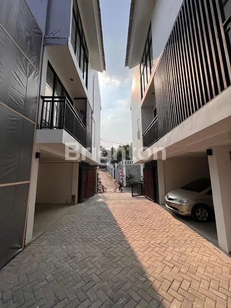 image APARTHOUSE BARU YANG STRATEGIS DI WIJAYATIMUR ,KEBAYORAN BARU (3)