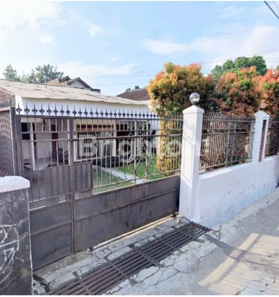 image RUMAH ASRI  TERAWAT TENGAH KOTA BANDUNG (2)