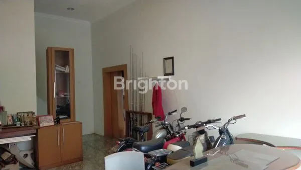 image DIJUAL 3 RUMAH UNTUK PERKANTORAN (3)
