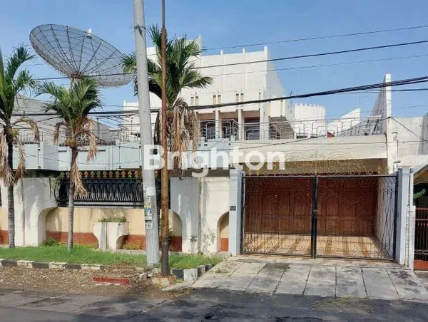 image RUMAH 2 LANTAI STRATEGIS NOL JALAN RAYA DHARMA HUSADA. AREA KOMERSIAL DEKAT BANK BCA MRRR ITS UNAIR (4)