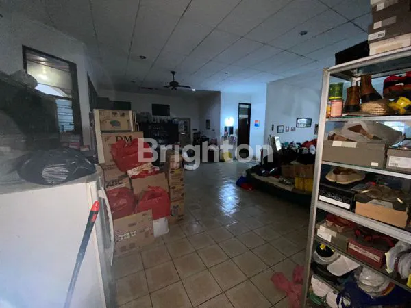 image RUMAH BESAR SEDERHANA DI JANUR KUNING (3)