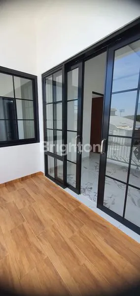 image RUMAH ADA KOLAM RENANG DI SENTUL (4)