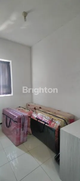 image PUNCAK KERTAJAYA. SEMI FURNITURE YANG NEMPEL (5)