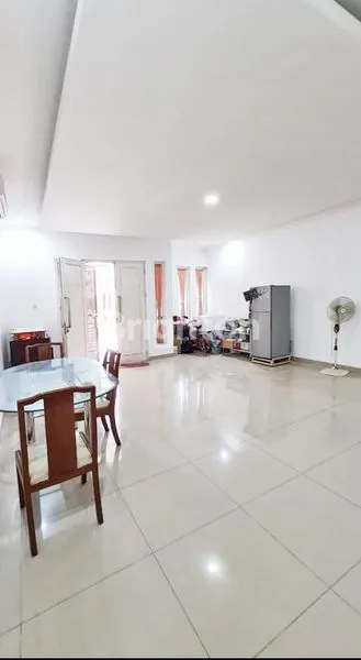 image RUMAH KEBON JERUK, JAKARTA BARAT HOEK 3 1/2 LANTAI (2)