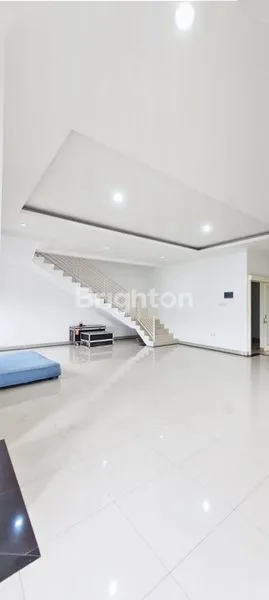 image RUMAH KEBON JERUK, JAKARTA BARAT HOEK 3 1/2 LANTAI (4)