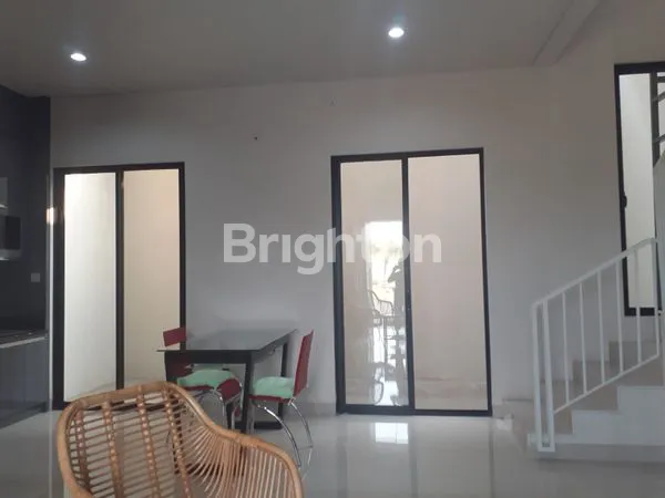 image RUMAH 2 LT DI CENTRAL PARK JUANDA SIDOARJO FULL FURNISH DEKAT TOL DAN BANDARA (4)