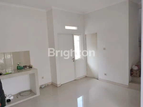 image RUMAH 2 LANTAI BARU GRESS (8)