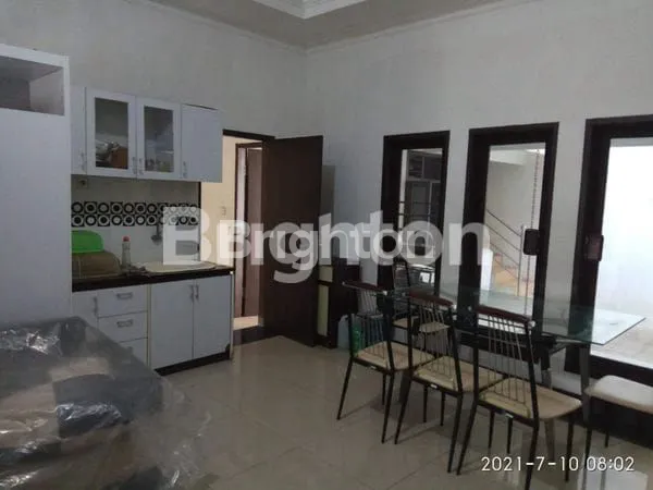 image MURAH RUMAH 2 LANTAI SIAP HUNI MANYAR KERTAADI. LOKASI STRATEGIS FAVORIT DEKAT ITS MERR GM GALAXY MALL UNAIR (1)
